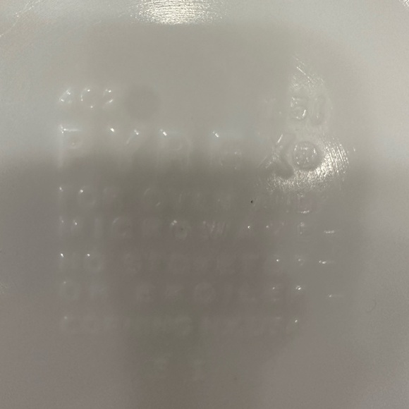 Vintage Pyrex mixing bowl - Picture 3 of 4